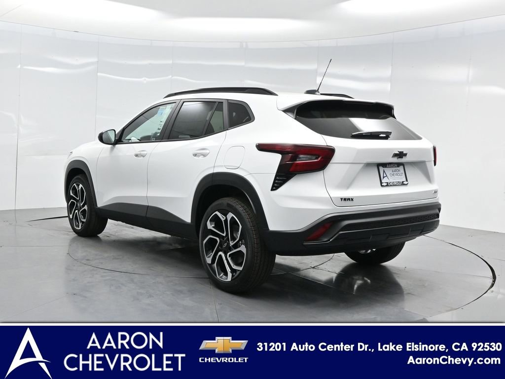 New 2026 Chevrolet Trax RS w/ Sunroof Package FWD image 5
