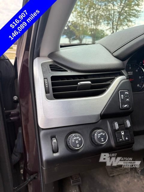 Used 2017 GMC Yukon XL SLT w/ Open Road Package AWD/4WD image 10
