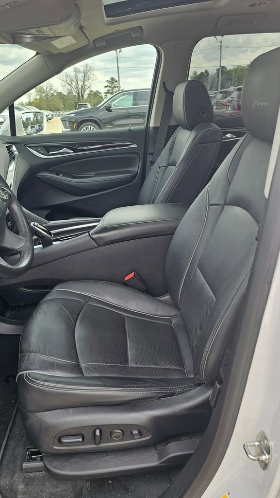 Used 2020 Buick Enclave Avenir w/ Avenir Technology Package image 5