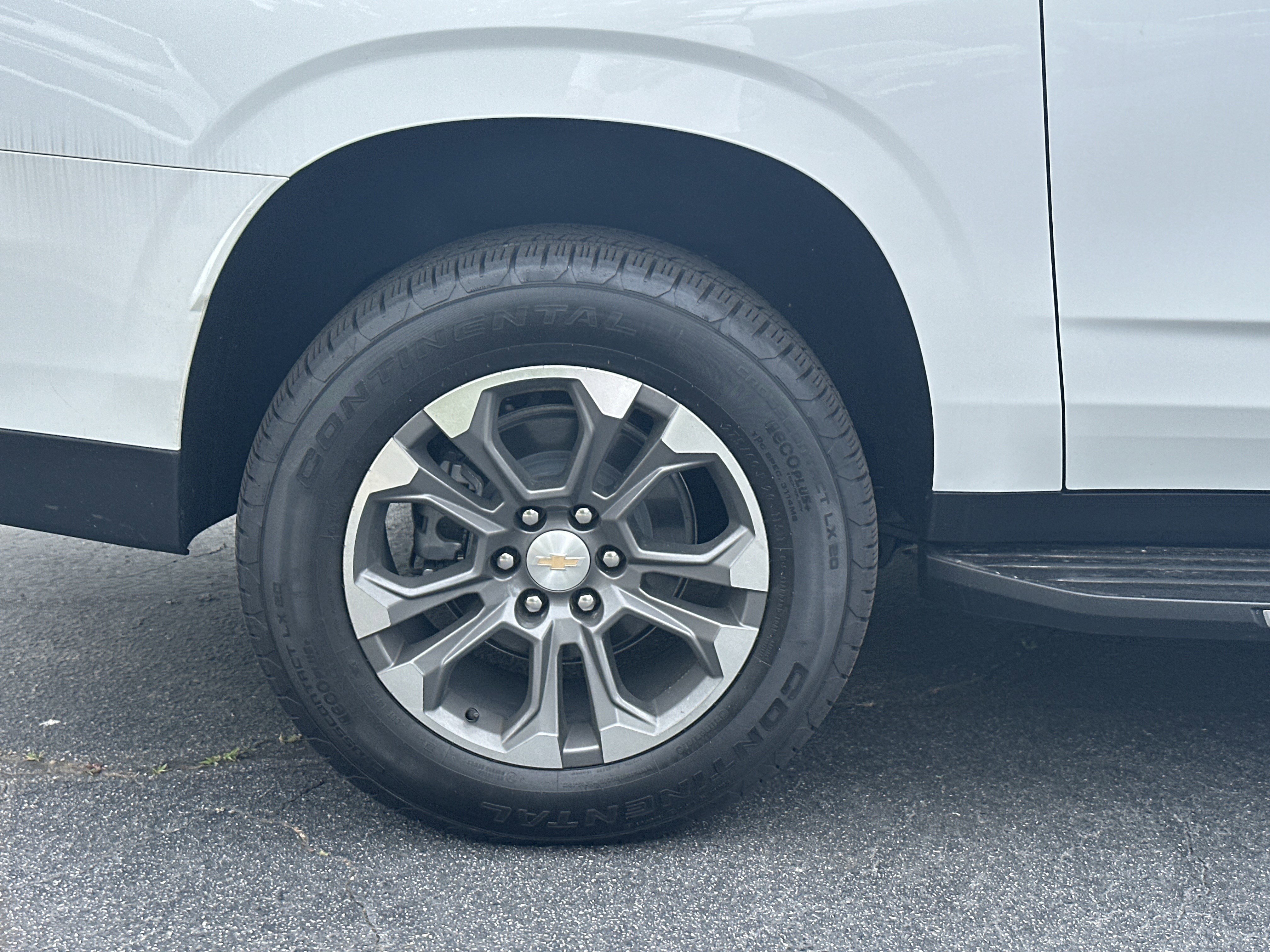 New 2026 Chevrolet Suburban LS RWD image 19