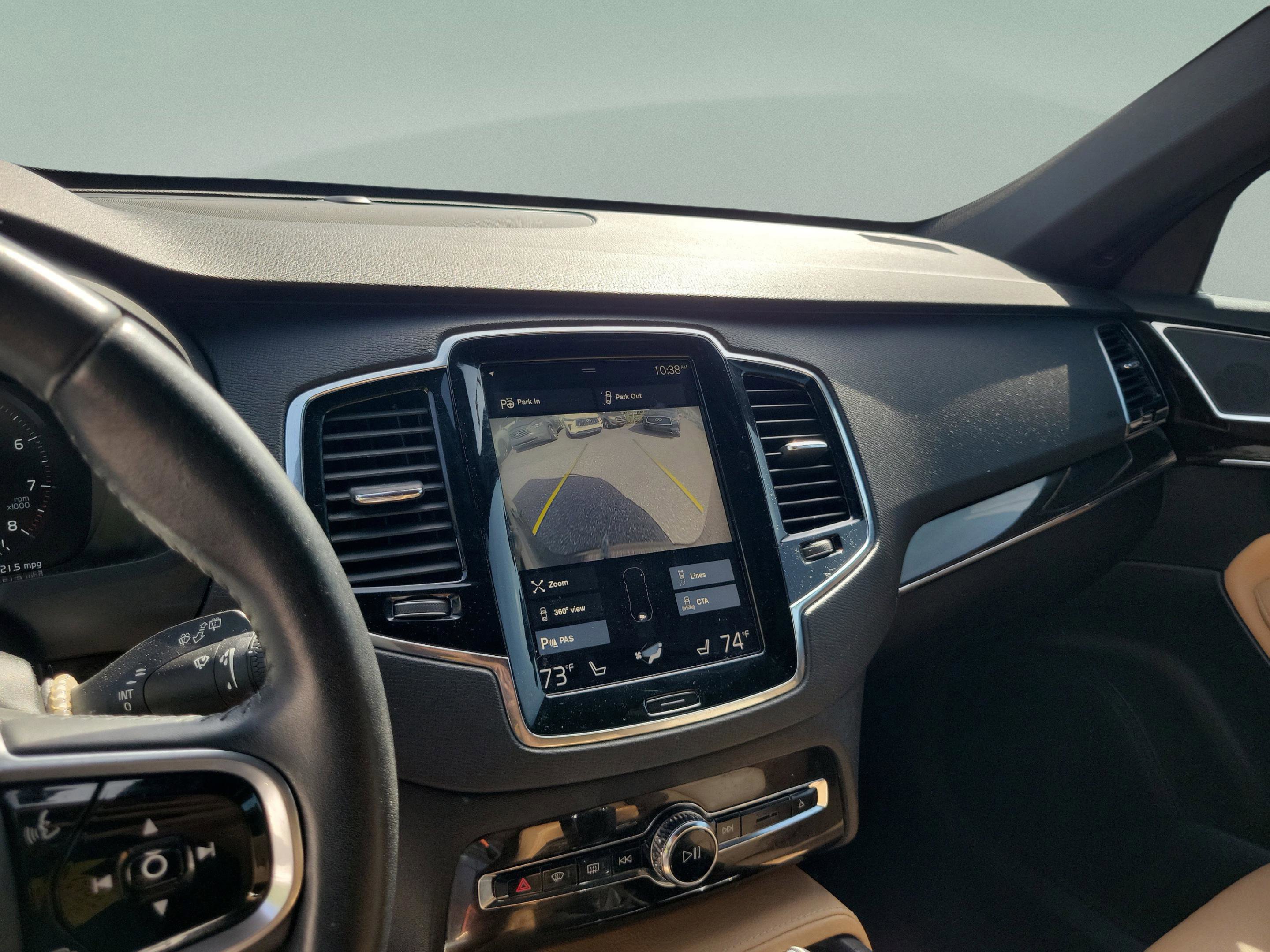 Used 2017 Volvo XC90 T6 Momentum w/ Vision Package image 19