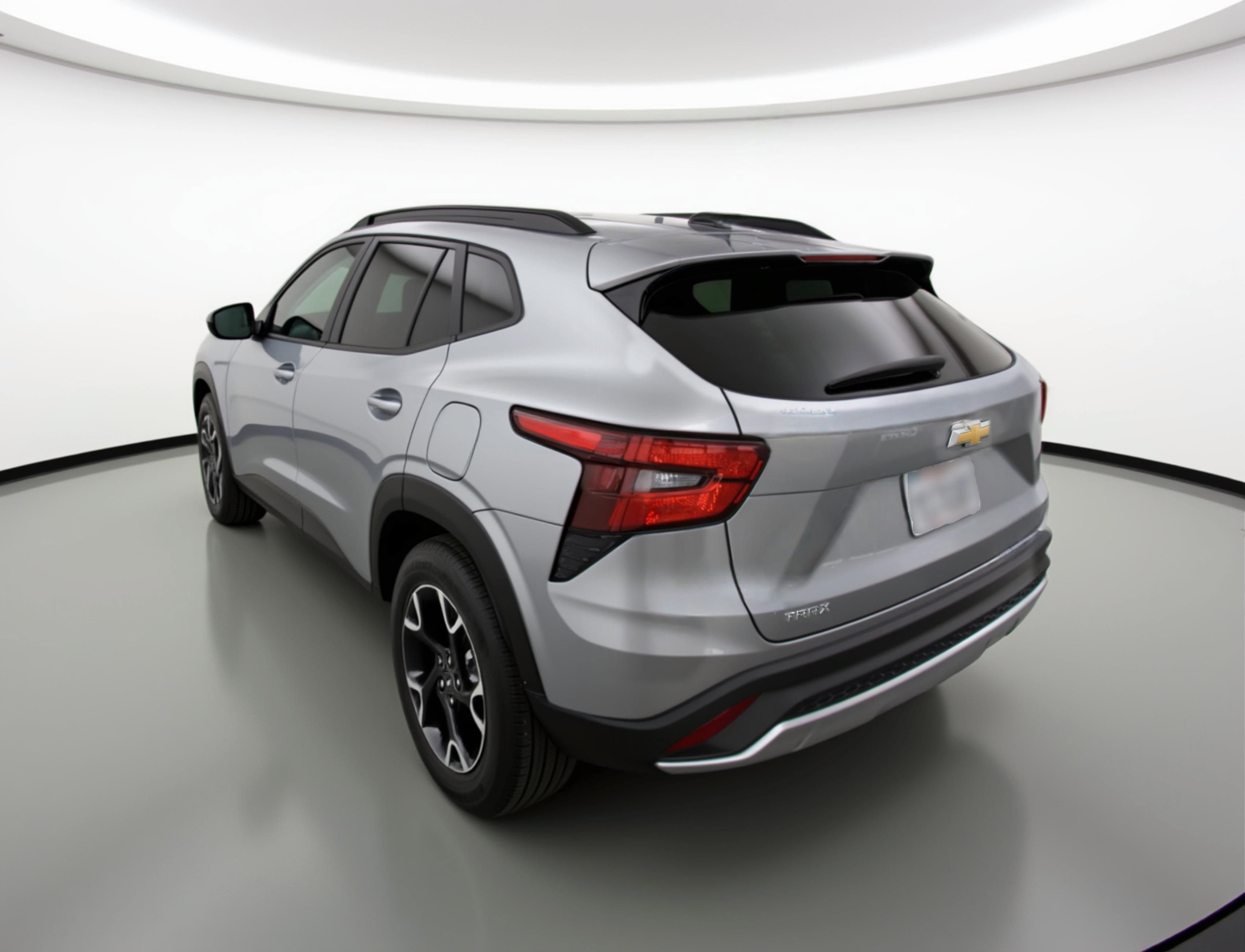 Used 2025 Chevrolet Trax LT w/ LT Convenience Package image 6