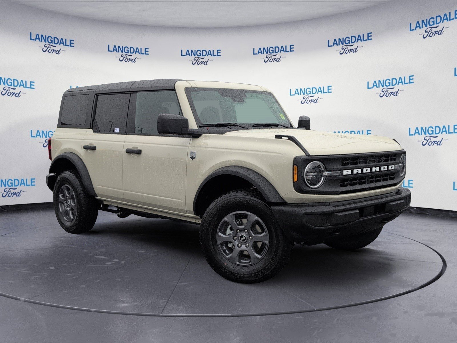 New 2025 Ford Bronco Big Bend image 2