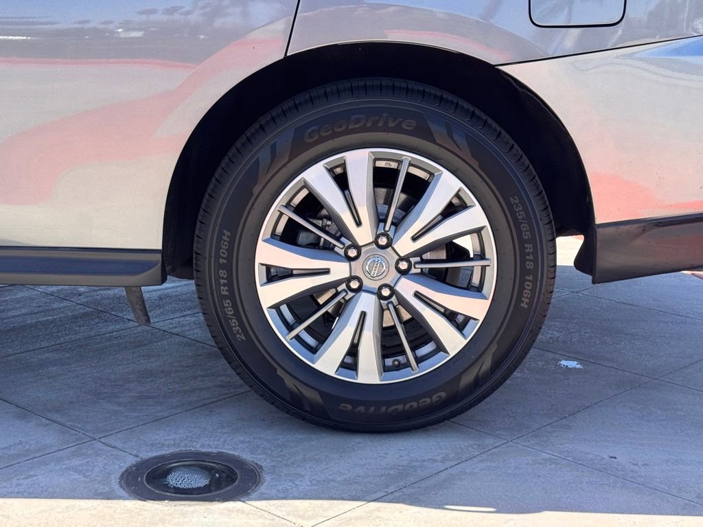 Certified 2020 Nissan Pathfinder SL image 9