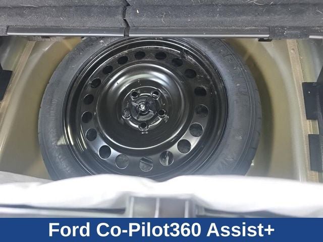 Used 2024 Ford Explorer XLT w/ Equipment Group 202A AWD/4WD image 26