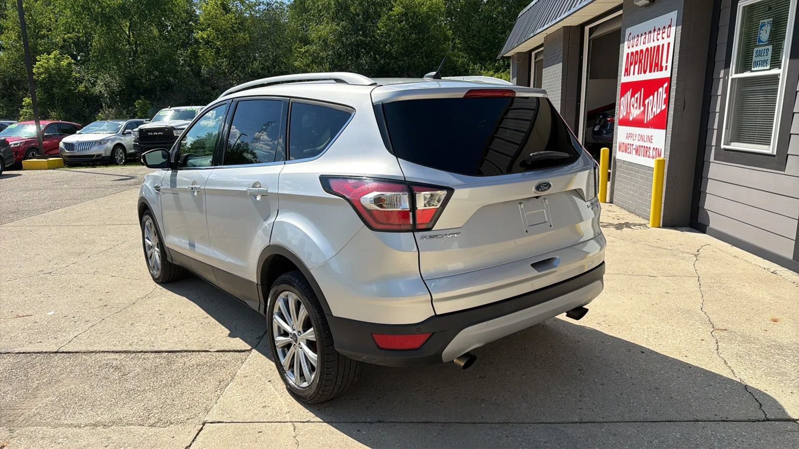 Used 2017 Ford Escape Titanium AWD/4WD image 3