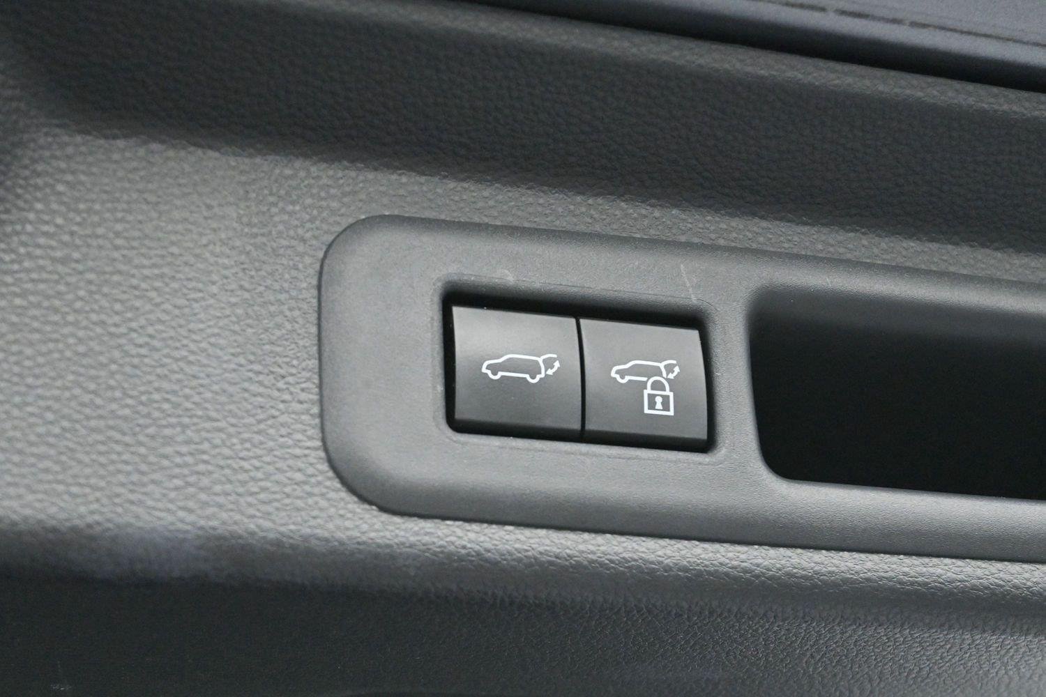Used 2023 Toyota Sequoia Platinum AWD/4WD image 13