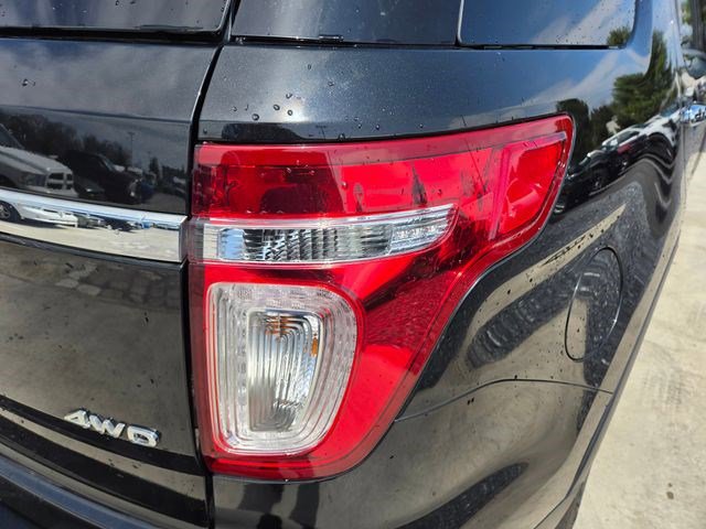 Used 2014 Ford Explorer XLT image 13