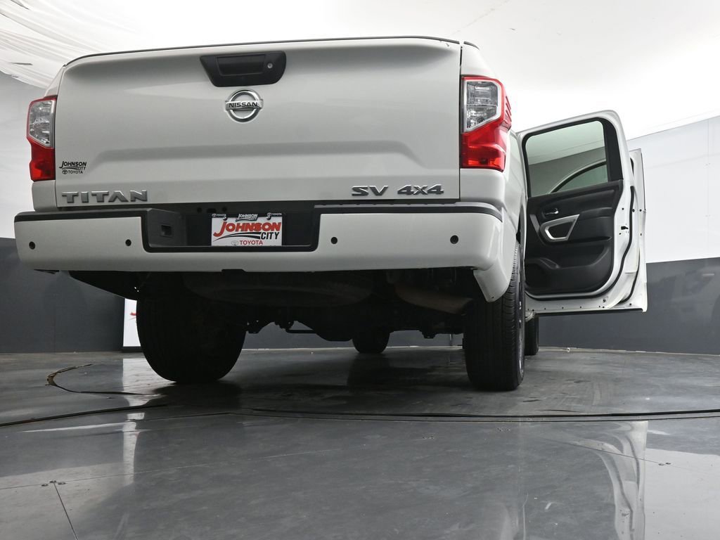 Used 2022 Nissan Titan SV AWD/4WD image 43