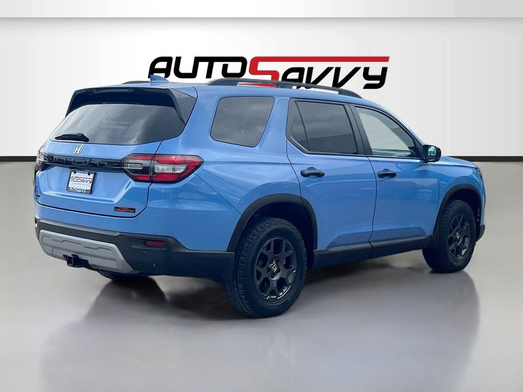 Used 2025 Honda Pilot TrailSport image 7