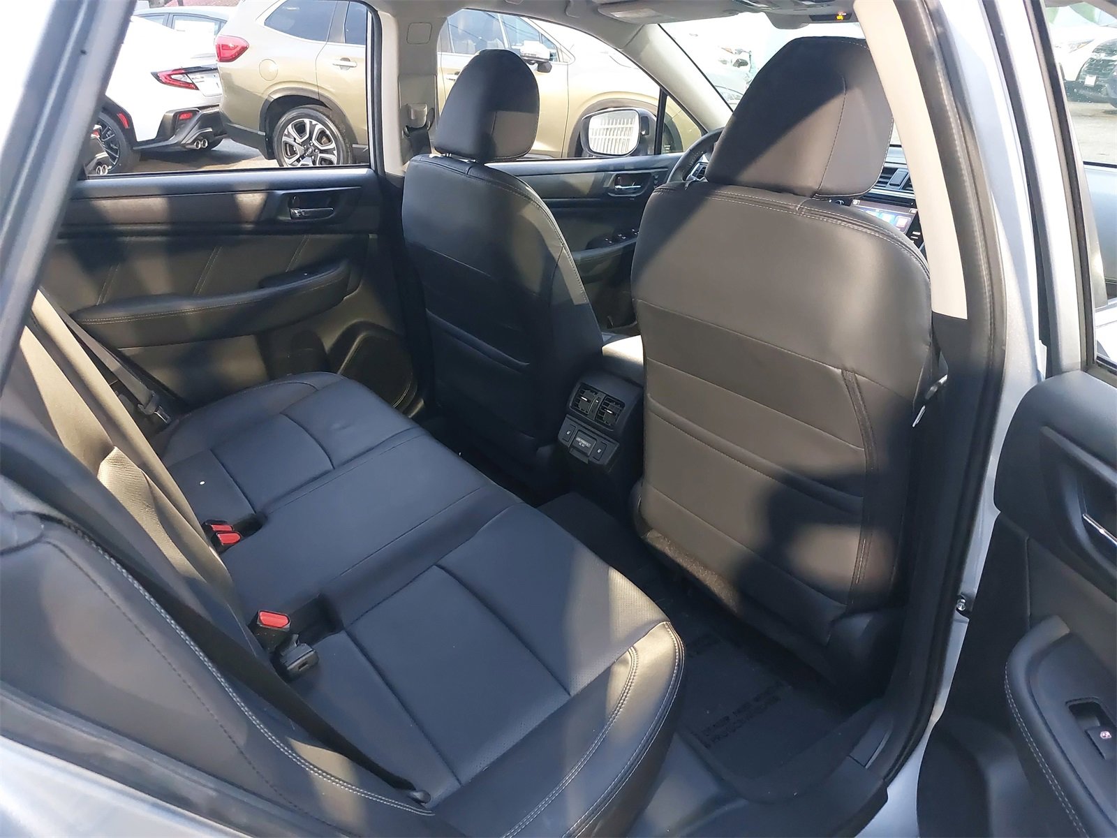 Used 2018 Subaru Outback 2.5i Limited image 11