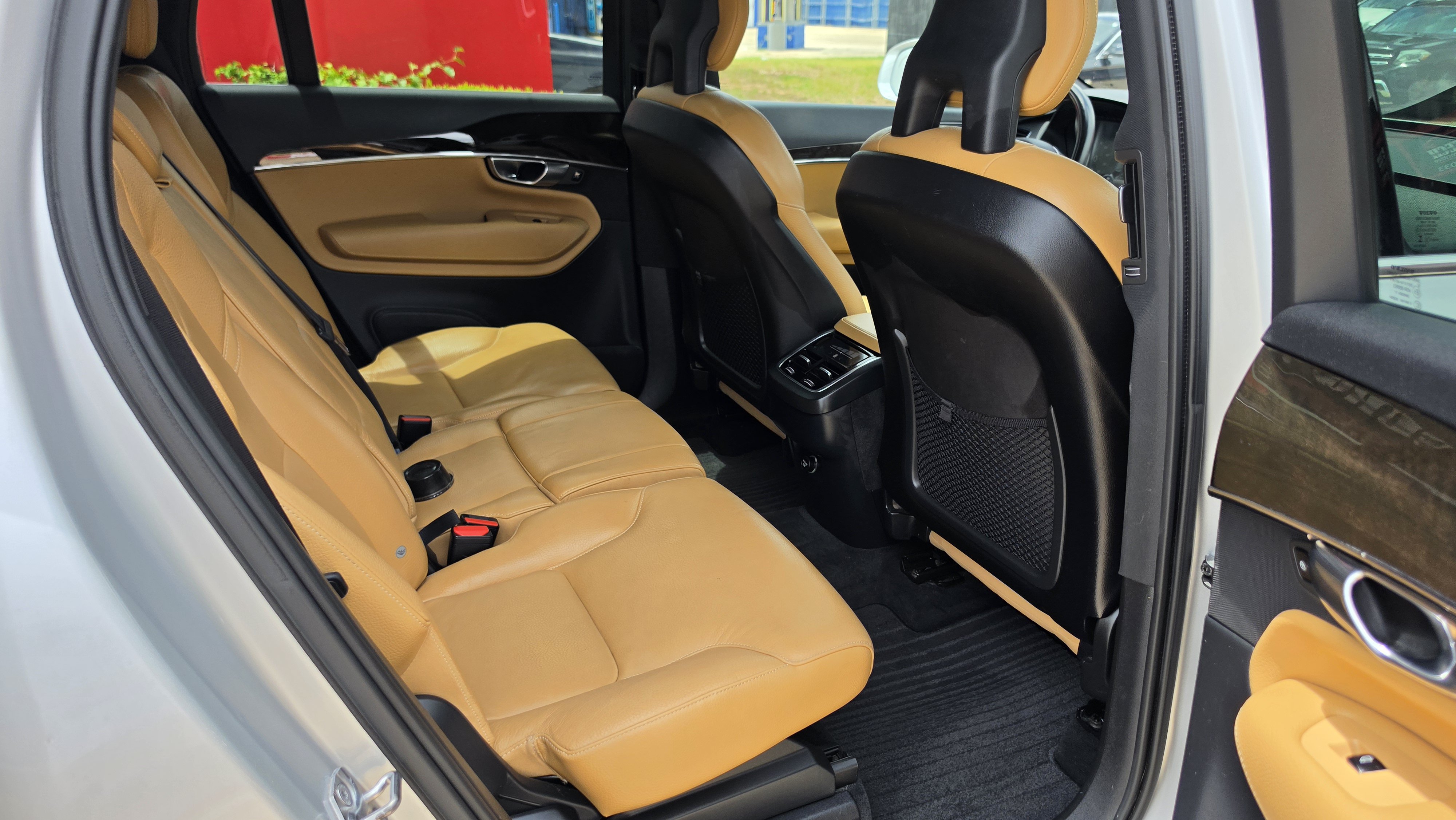 Used 2018 Volvo XC90 T6 Momentum w/ Convenience Package AWD/4WD image 28