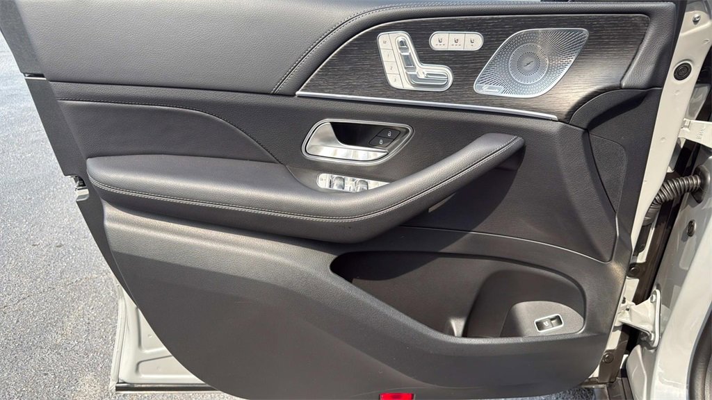 New 2025 Mercedes-Benz GLS 580 GLS  580 image 11