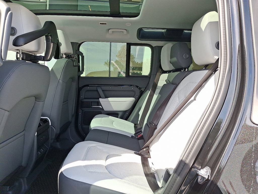 New 2026 Land Rover Defender 110 S AWD/4WD image 6