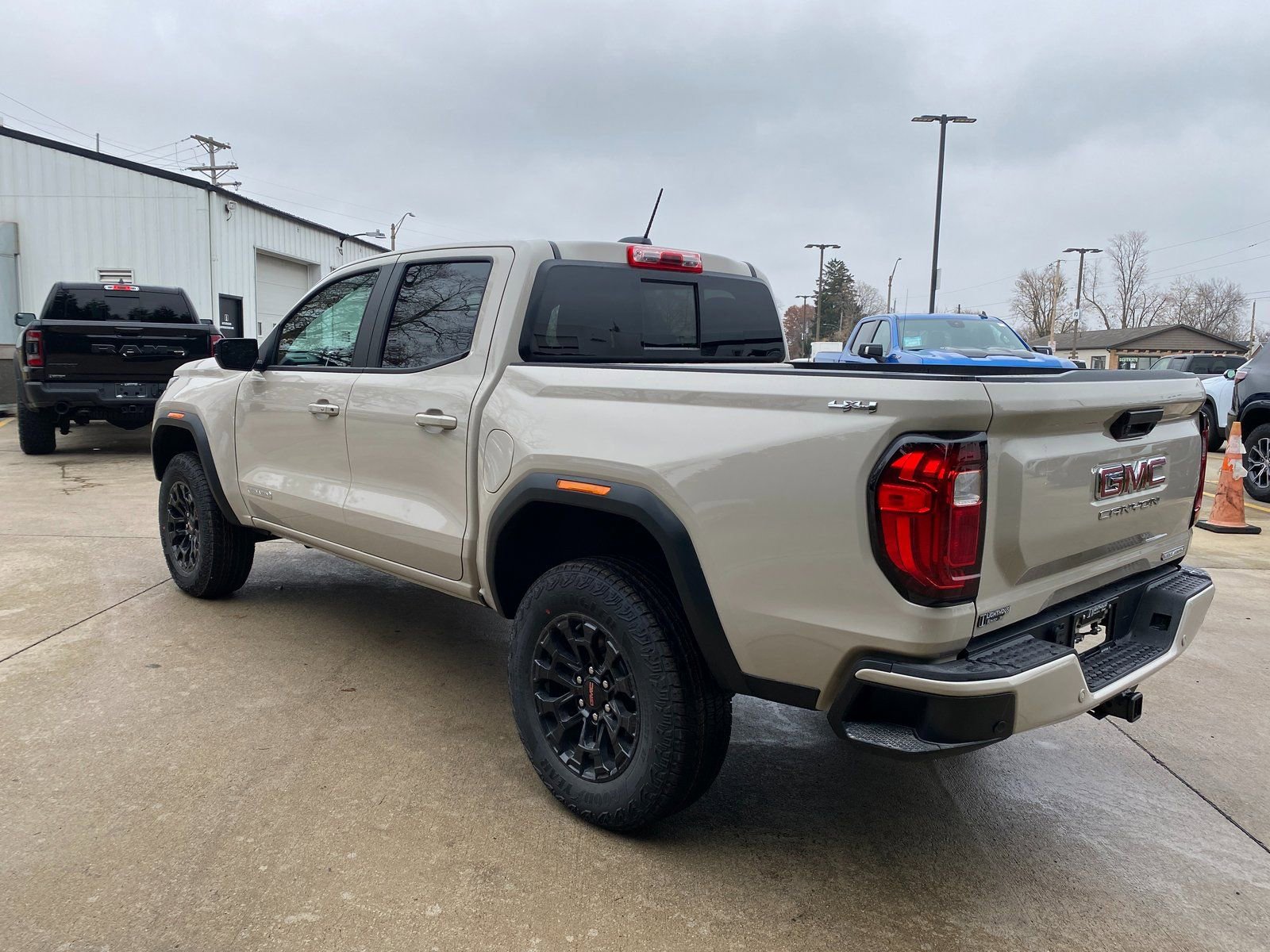 New 2026 GMC Canyon Elevation w/ Convenience Package image 33