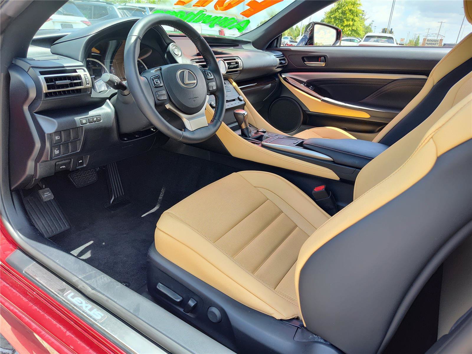 Used 2019 Lexus RC 300 RWD image 2