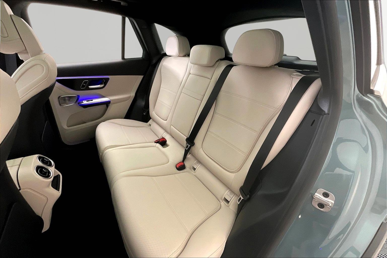 Used 2025 Mercedes-Benz GLC 350e 4MATIC image 22