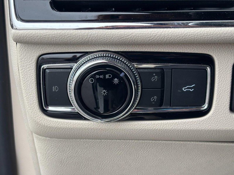 Used 2020 Lincoln Navigator L Reserve w/ Luxury Package image 18