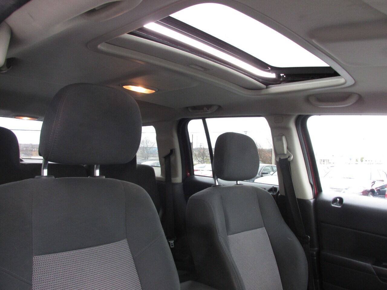 Used 2014 Jeep Patriot Latitude FWD image 30