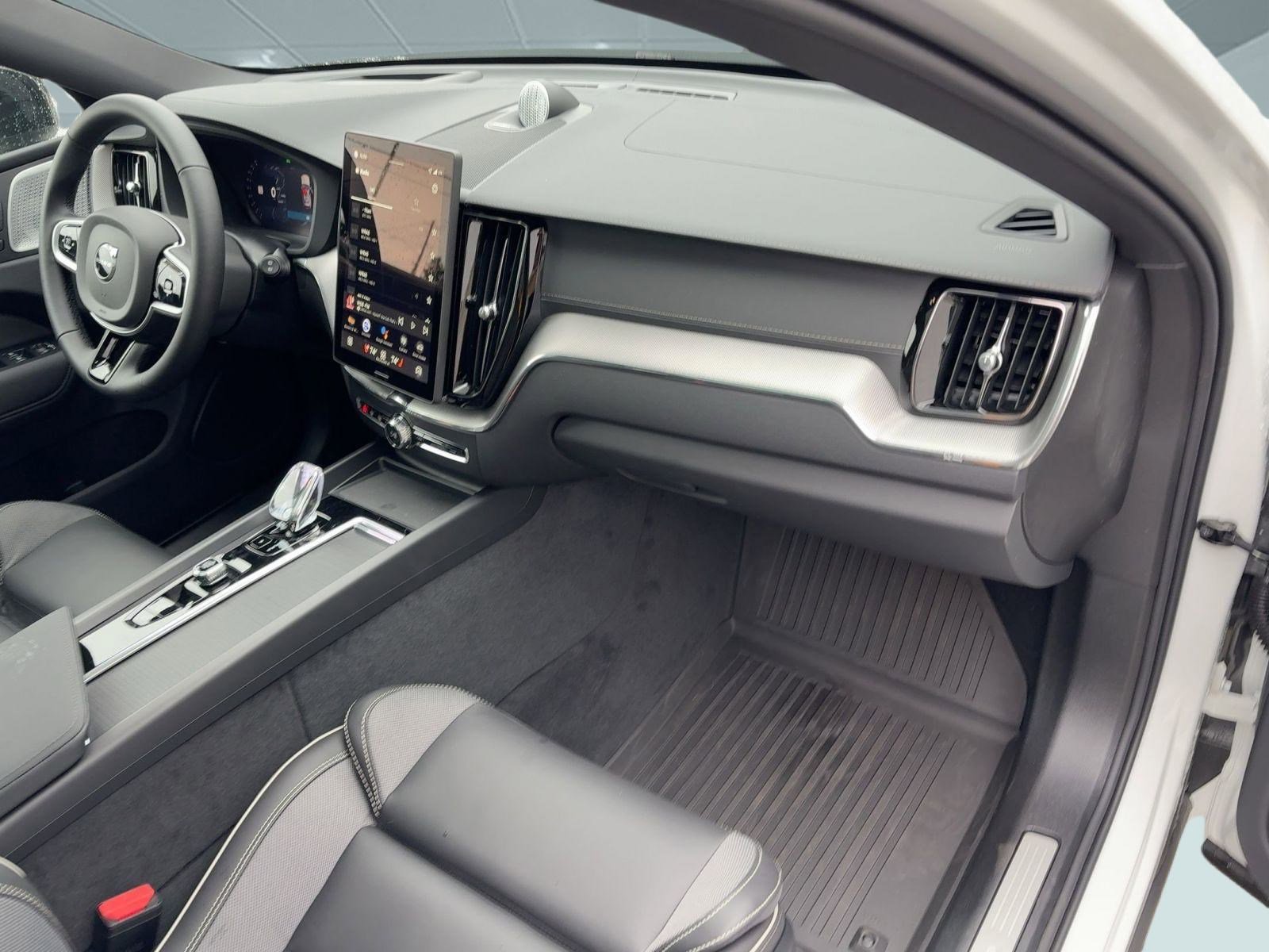 New 2026 Volvo XC60 T8 Polestar w/ Protection Package image 31