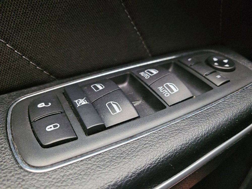 Used 2020 Dodge Charger SXT RWD image 27