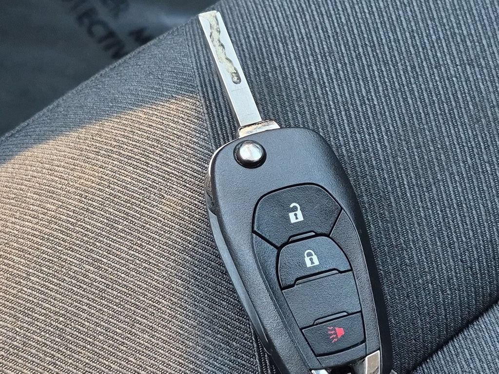 Used 2026 Chevrolet Trax LS FWD image 32