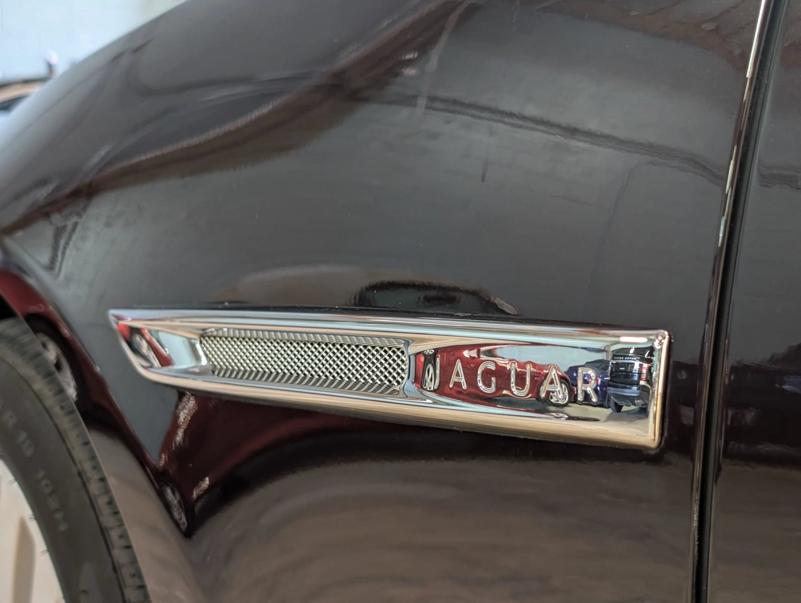 Used 2011 Jaguar XJ L RWD image 10
