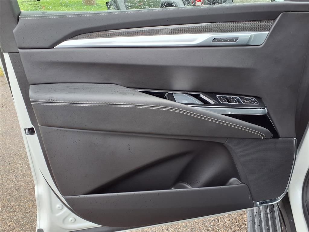 Used 2025 Cadillac Escalade V image 14