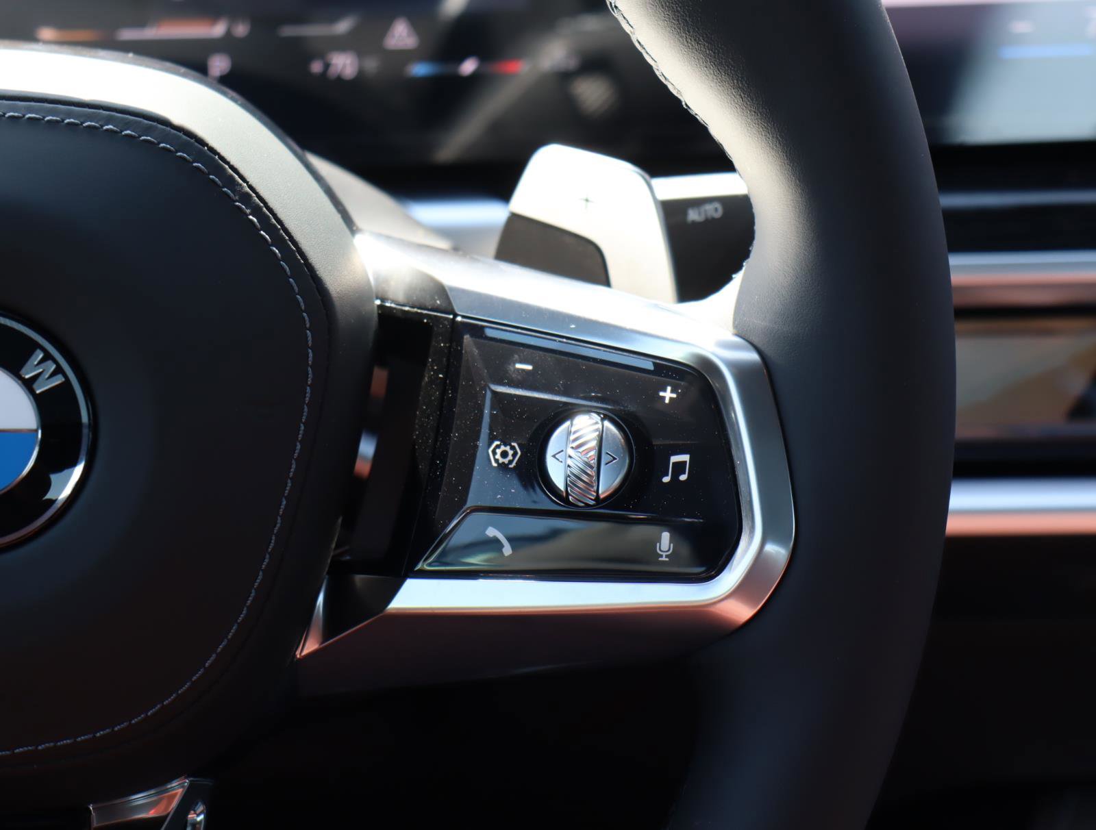 New 2026 BMW 740i w/ Premium Package image 12