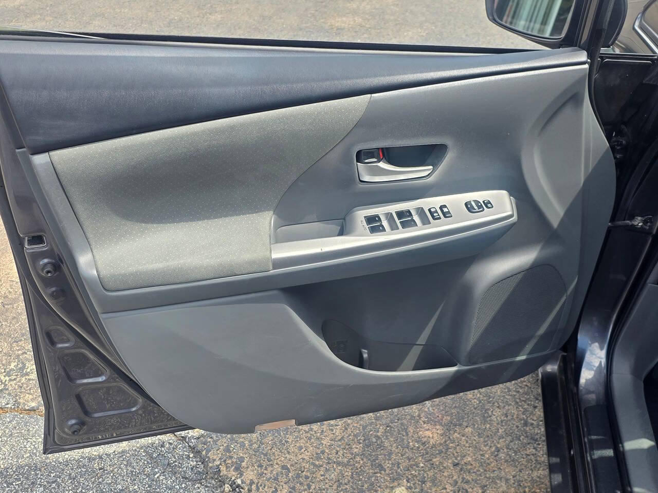Used 2014 Toyota Prius V Three FWD image 10