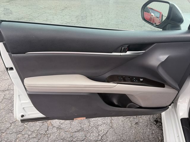Used 2022 Toyota Camry XSE FWD image 10