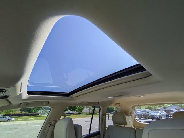 Used 2015 Lexus LX 570 4WD w/ Luxury Package image 29