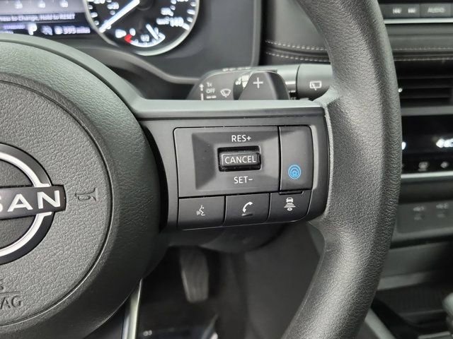 Used 2024 Nissan Rogue SV image 26