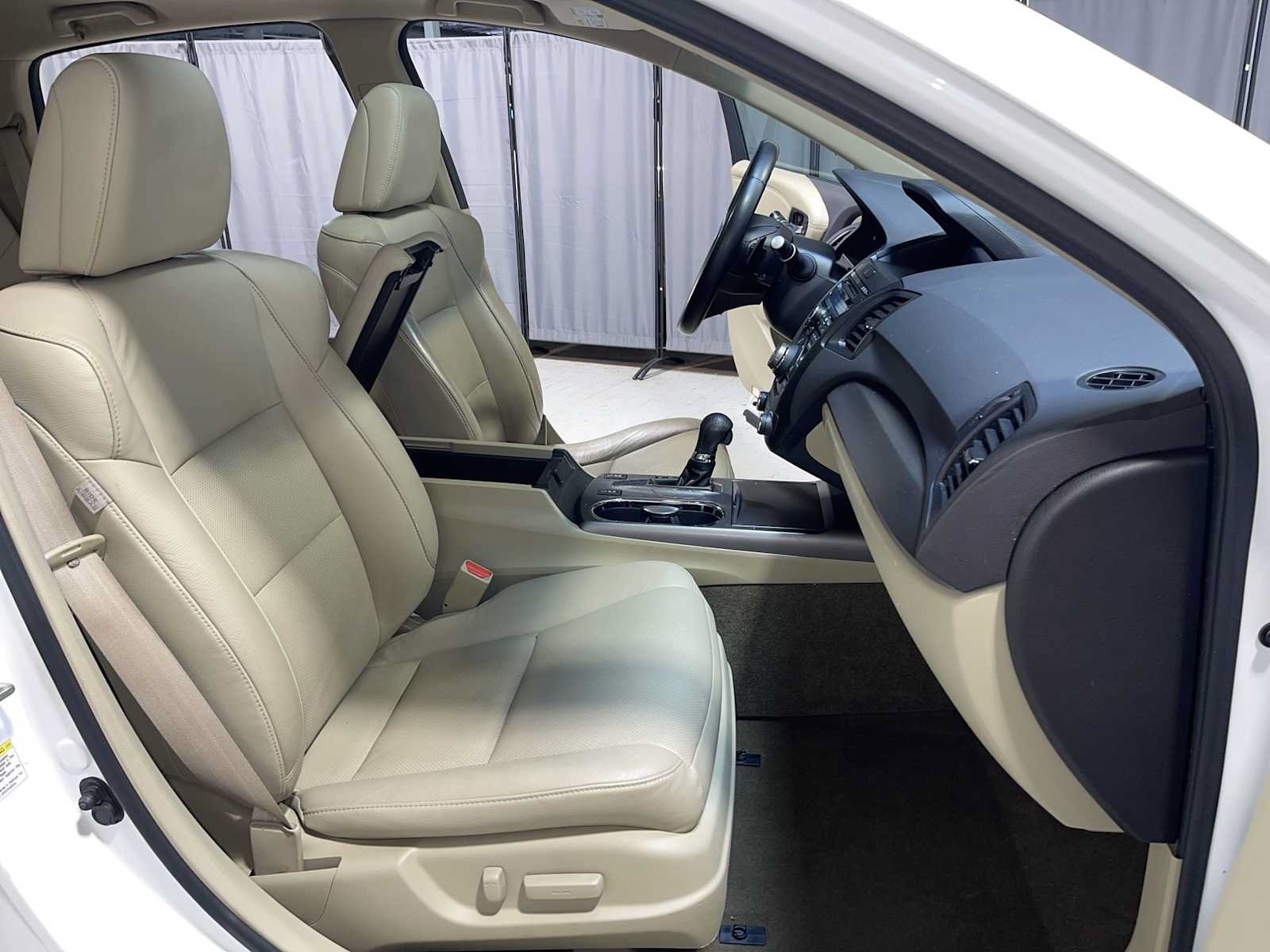 Used 2015 Acura RDX w/ Technology Package AWD/4WD image 14