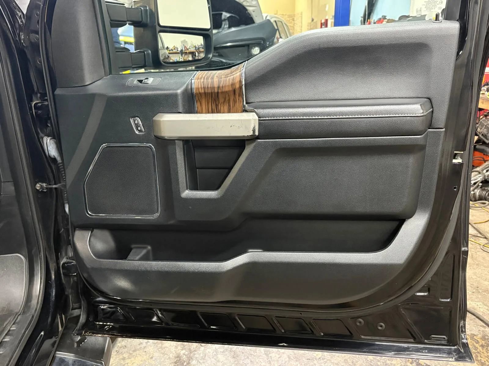 Used 2018 Ford F150 Lariat w/ Equipment Group 502A Luxury AWD/4WD image 28