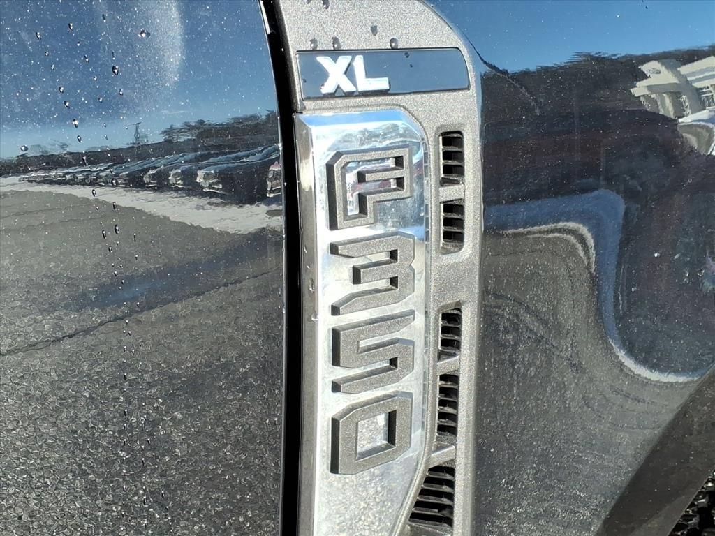 New 2026 Ford F350 XL w/ 360-Degree Camera Package AWD/4WD image 13