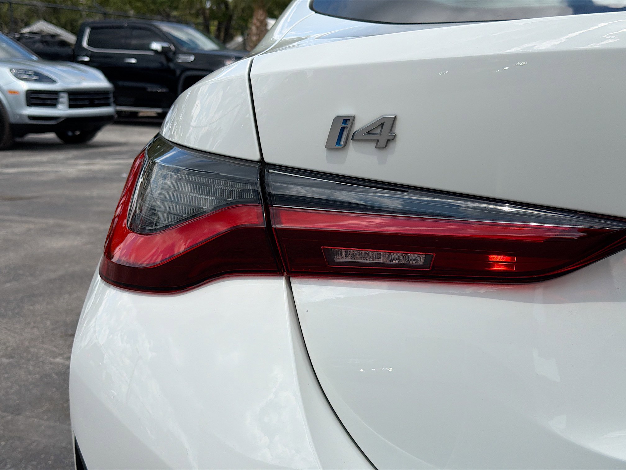 Used 2023 BMW i4 eDrive35 RWD image 10