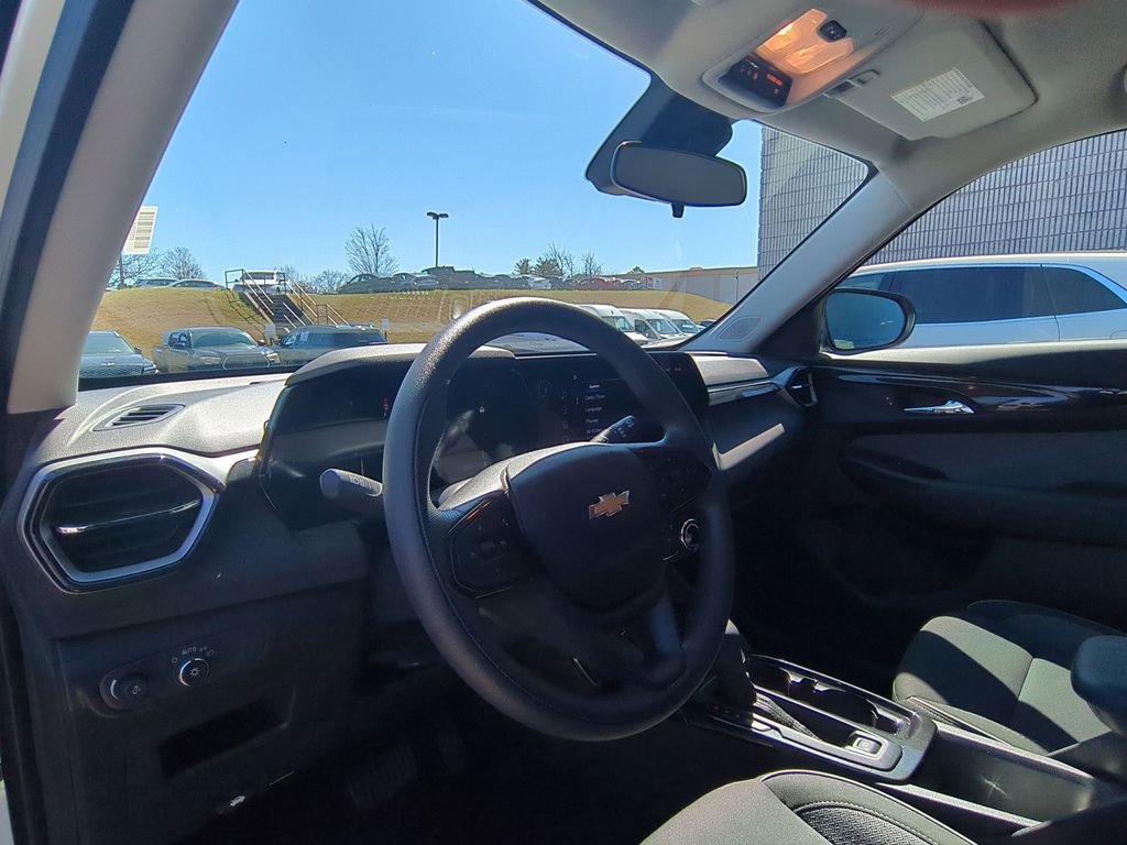 Used 2025 Chevrolet TrailBlazer LT image 15