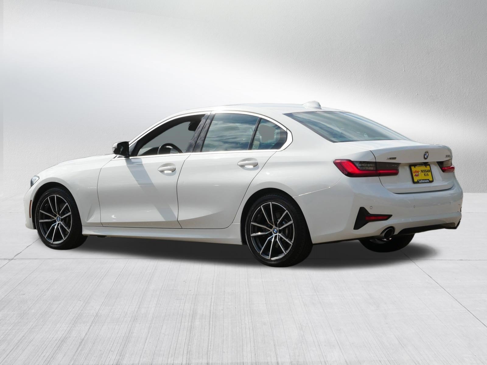 Used 2020 BMW 330i xDrive Sedan AWD/4WD image 5