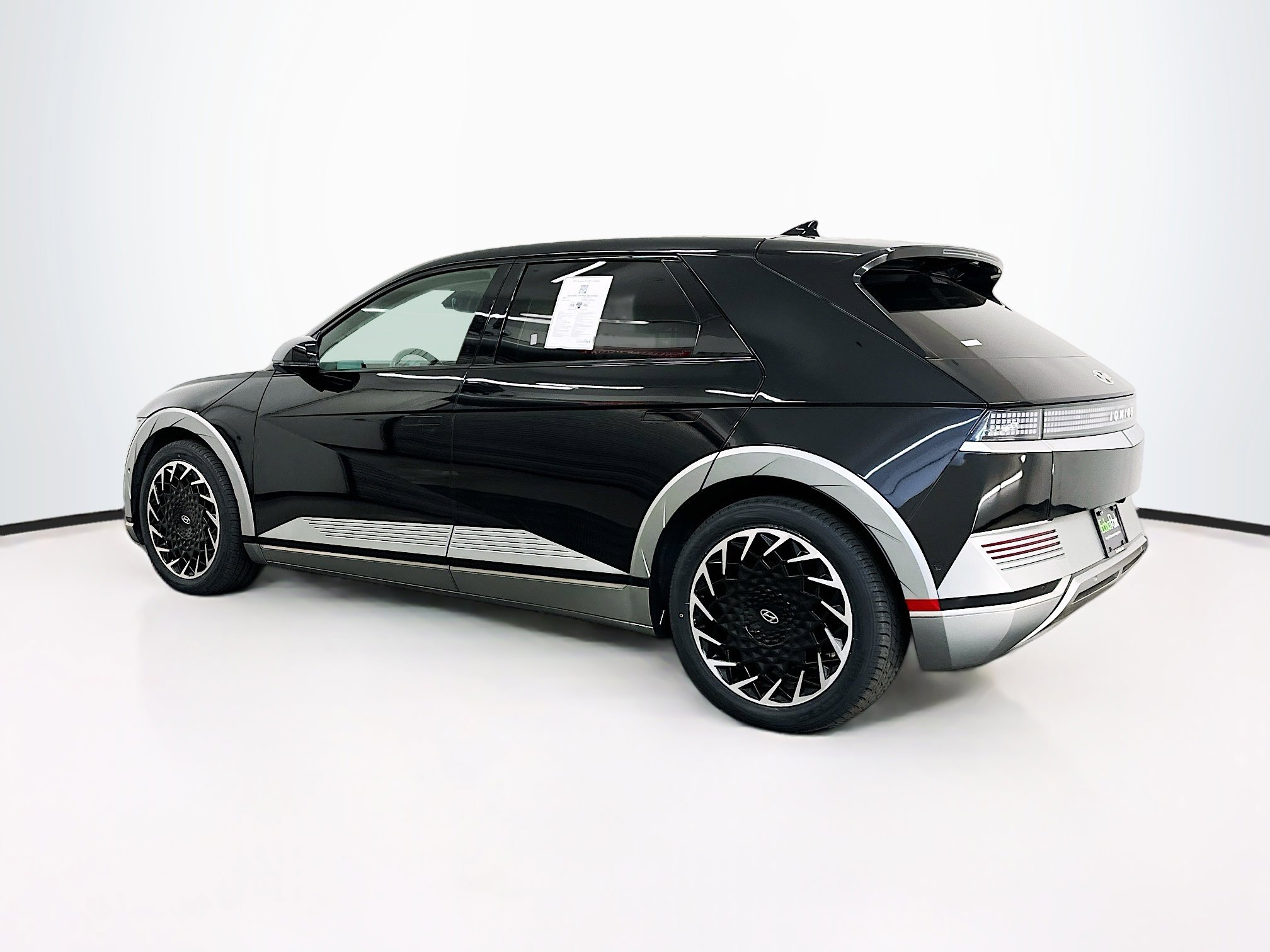 Used 2023 Hyundai Ioniq 5 Limited w/ Cargo Package image 5