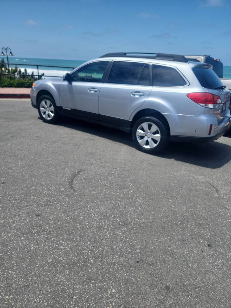 Used 2012 Subaru Outback 2.5i Premium w/ All-Weather Pkg AWD/4WD image 13
