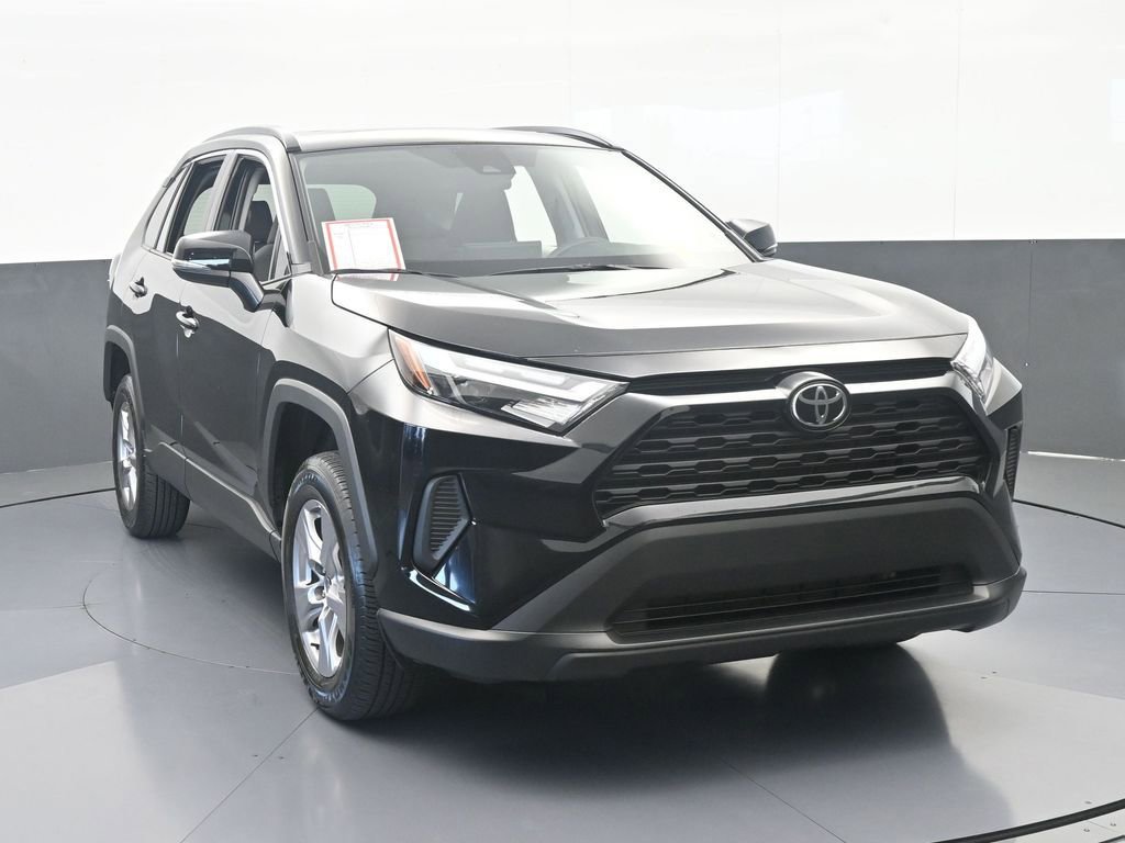 Used 2025 Toyota RAV4 XLE w/ Convenience Package FWD image 9
