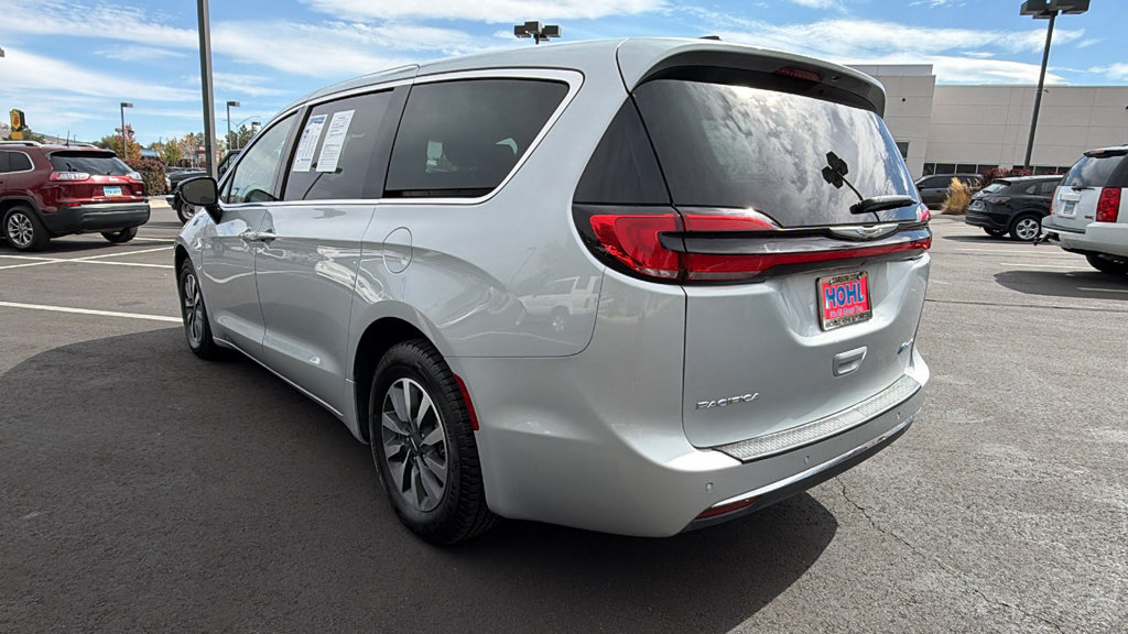 Used 2024 Chrysler Pacifica Limited FWD image 5