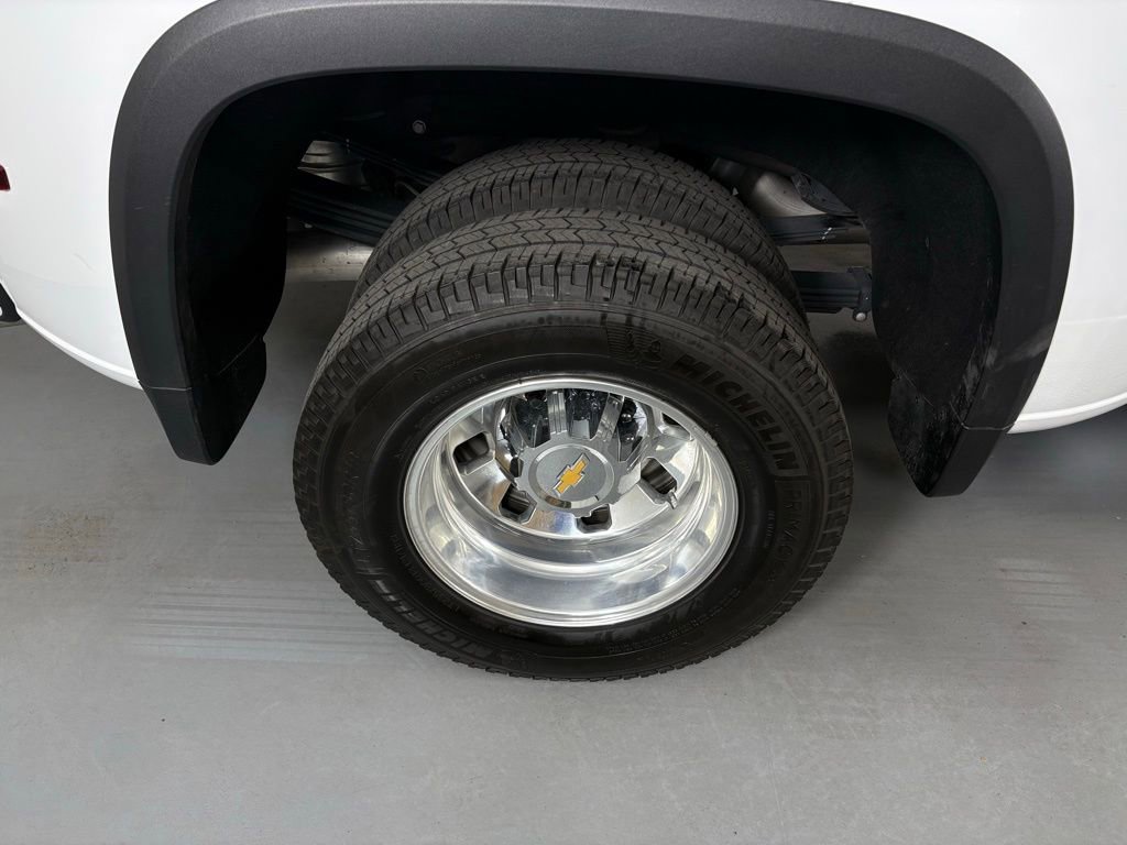 Used 2024 Chevrolet Silverado 3500 High Country w/ High Country Premium Package image 13