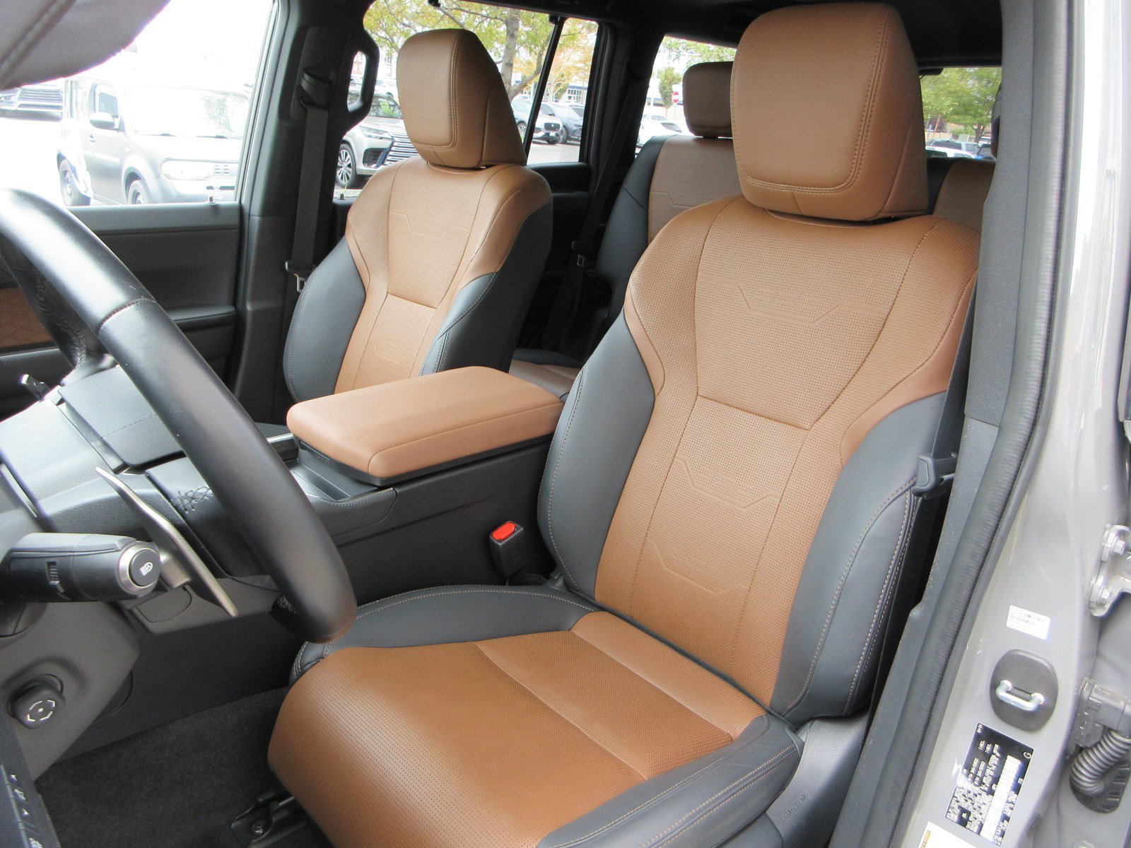 Used 2024 Lexus GX 550 w/ Accessory Package (31) AWD/4WD image 35