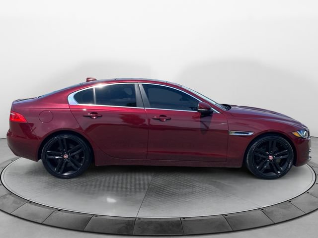Used 2017 Jaguar XE Prestige RWD image 6