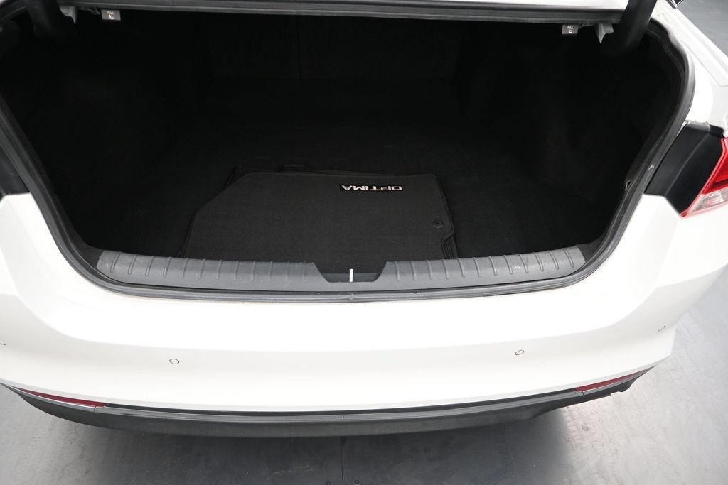 Used 2018 Kia Optima LX FWD image 11