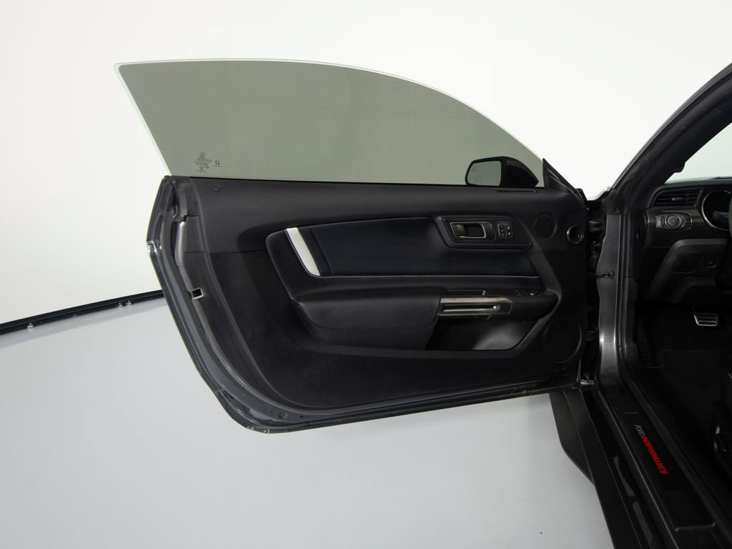 Used 2020 Ford Mustang Shelby GT500 w/ Technology Package RWD image 10