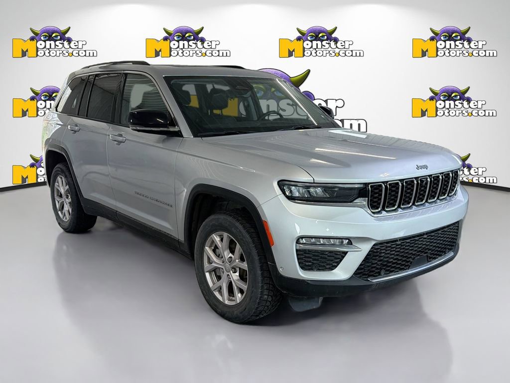 Used 2022 Jeep Grand Cherokee Limited w/ Luxury Tech Group II AWD/4WD image 3