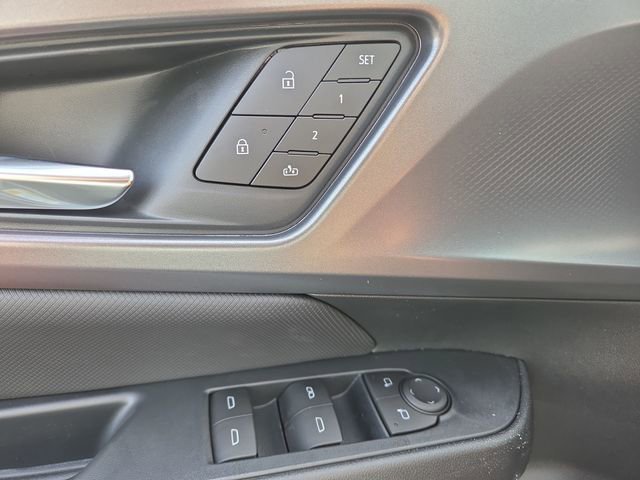 New 2025 Chevrolet Equinox EV RS w/ Convenience Package II image 23